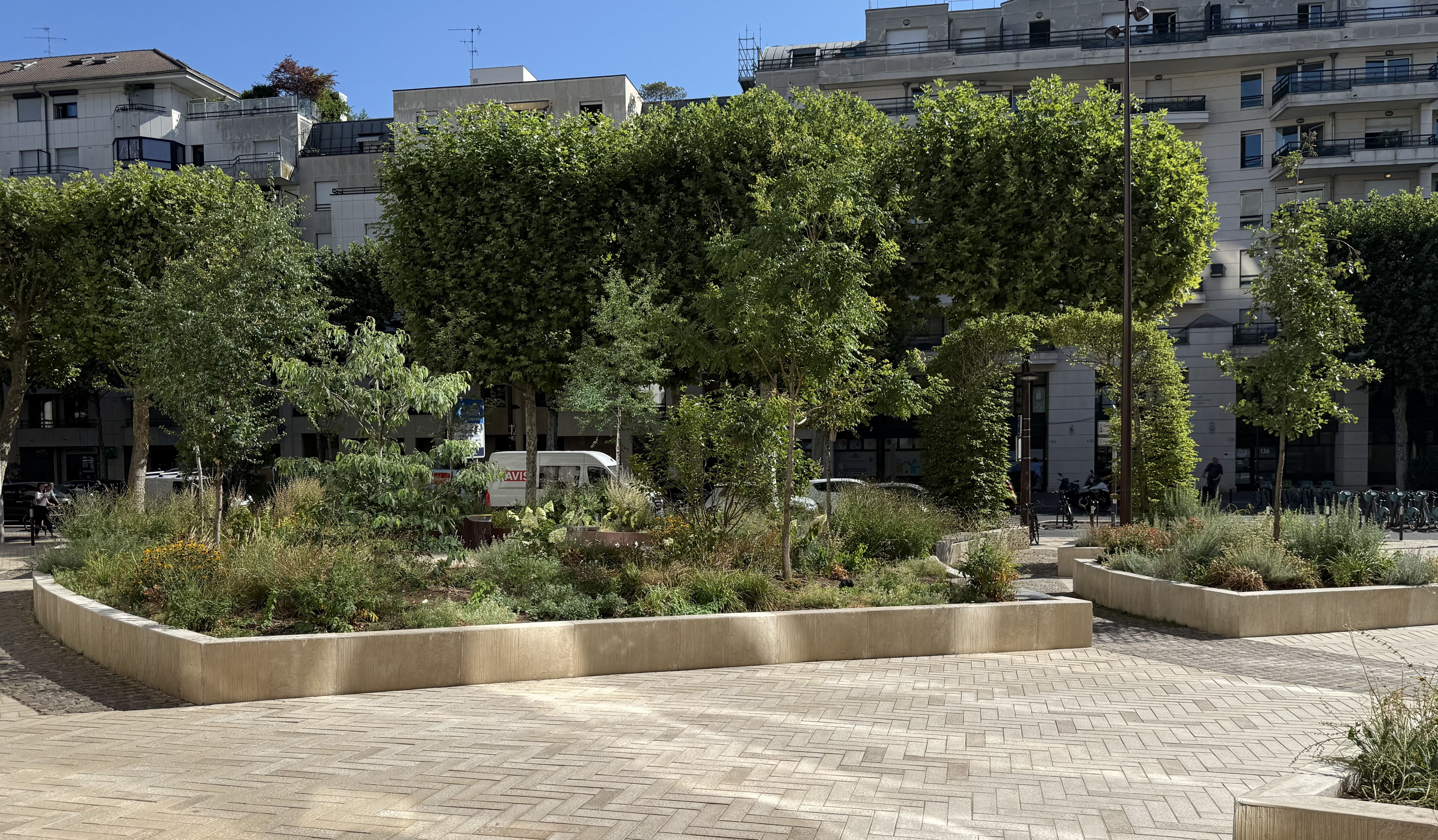 Vue du réaménagement de la Place des Marseillais à Charenton-le-Pont