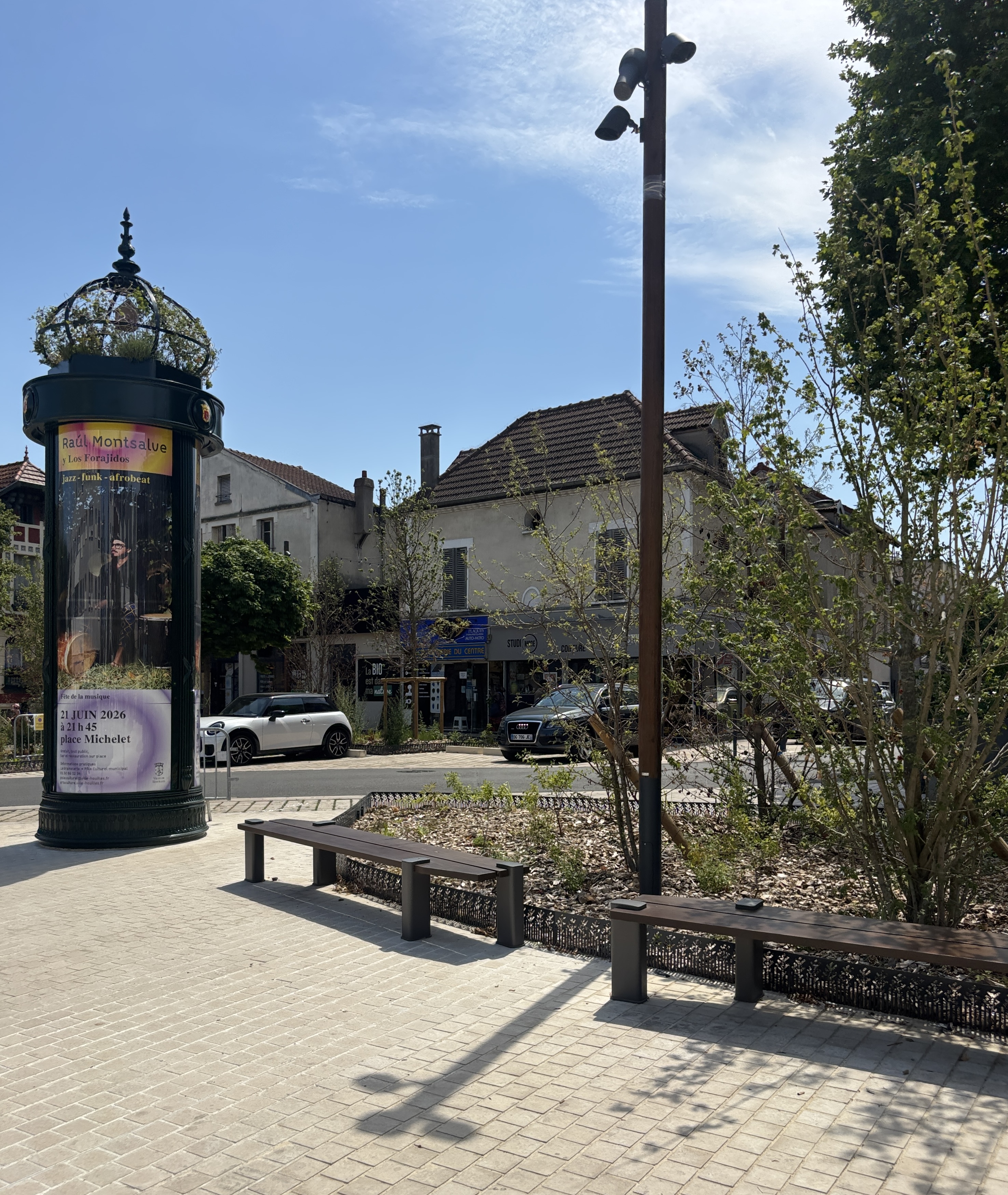 Vue du réaménagement de la Place Michelet à Houilles
